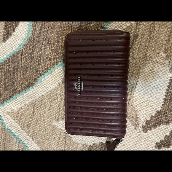 I’m selling a beautiful coach bag/matching wallet - Picture 8 of 14